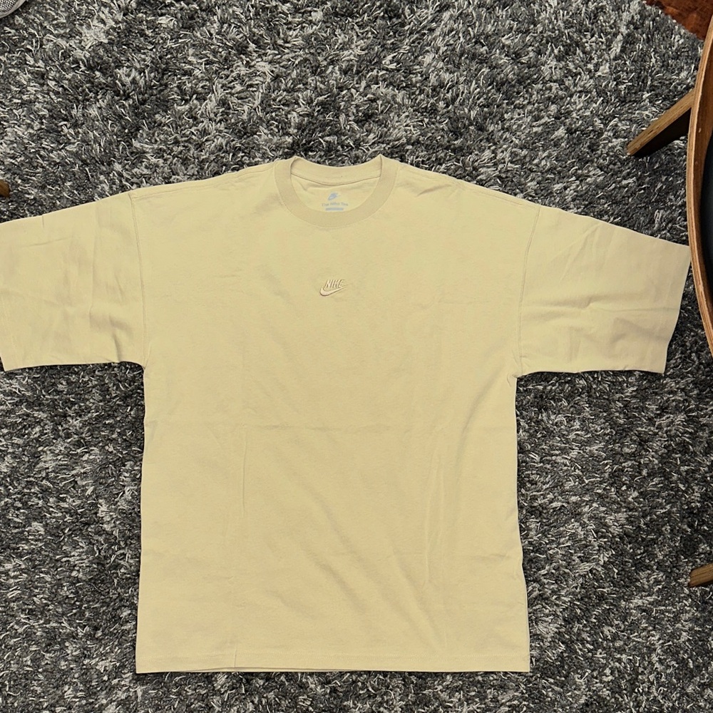 New Nike Men's Beige Short Sleeve Tee Oversized Fit